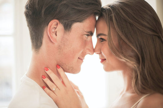 5 Ideas how to bring back the Spark in your Relationship - Joyful Couple