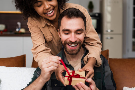 Christmas Gift Ideas for the Modern Boyfriend Who Deserves the Best - Joyful Couple