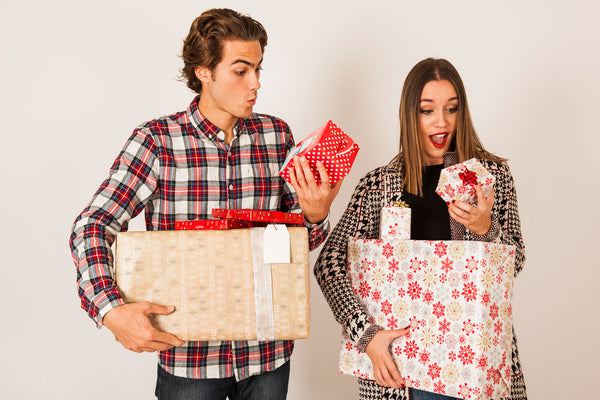 Winter Holiday Gift Guide for Couples: Romantic & Cute Gifts