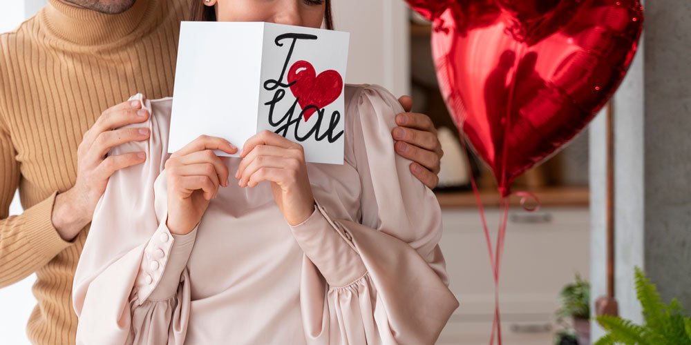 14 Day Challenge - Relationship ideas to do at Home - Joyful Couple