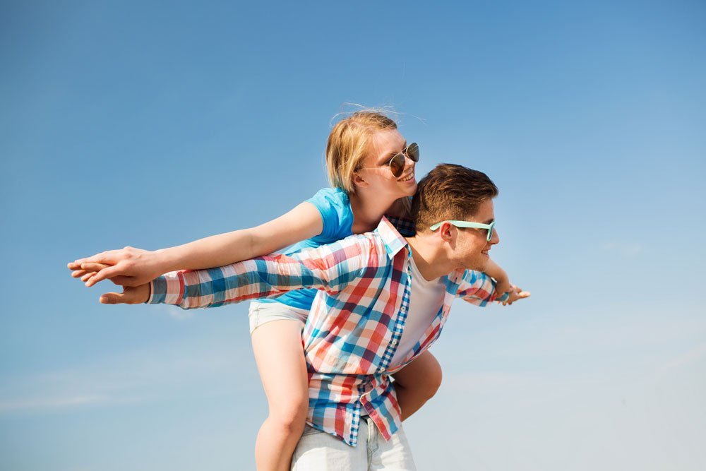 30+ Fun, Hot, and Exciting Date Ideas for Summer - Joyful Couple