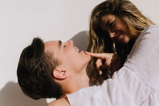 7 Reasons And Best Situations When to Play the Foreplay Game - Joyful Couple
