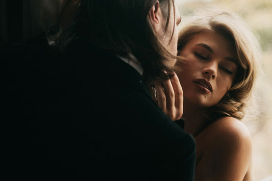 7 Simple Steps to Make Your Partner Feel Incredibly Desired - Joyful Couple