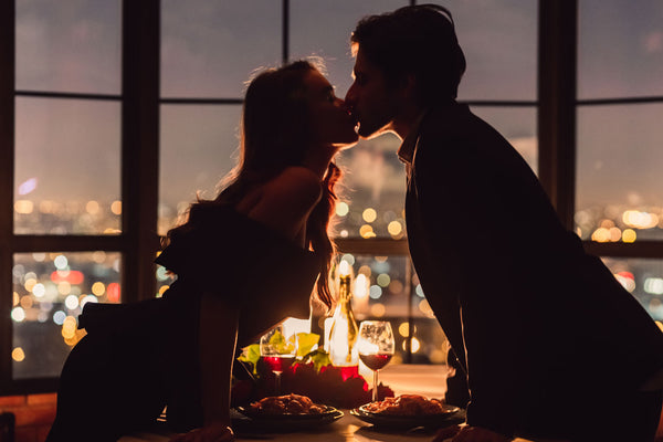 30+ Fun Date Ideas for Couples in the Evening or at Night