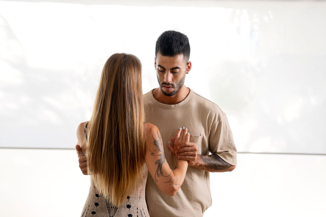 How to Apologize to Your Partner After a Misunderstanding - Joyful Couple